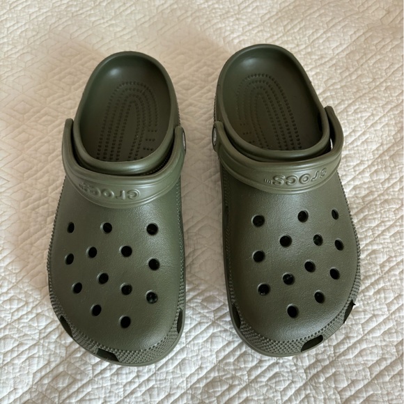 💚Military green Crocs. Only worn a few times. - Picture 2 of 5